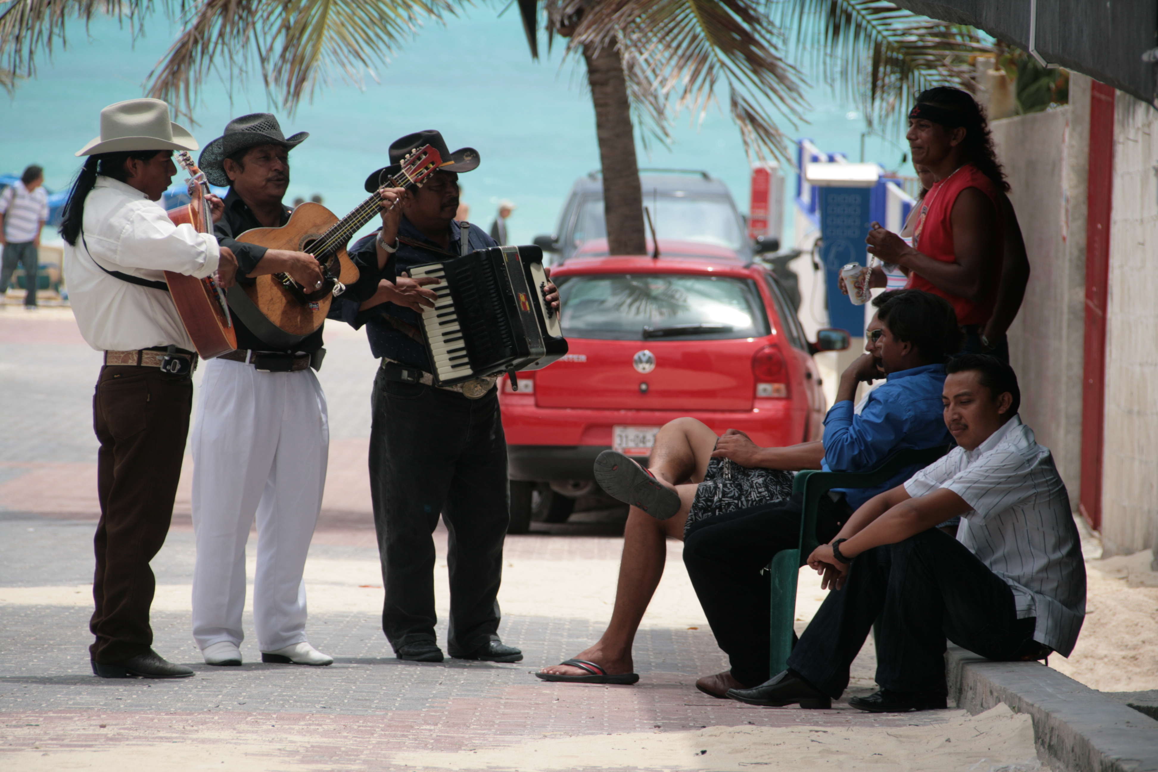 Despite of being a touristically affected city, in Playa del Carmen autentic Mariachis can be seen on every street. 